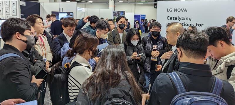 PXL_20230106_012035349.MP (Copy)